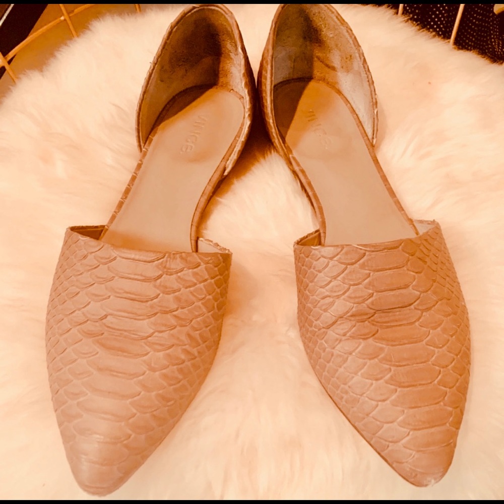 Vince snakeskin flats size 10  grey.